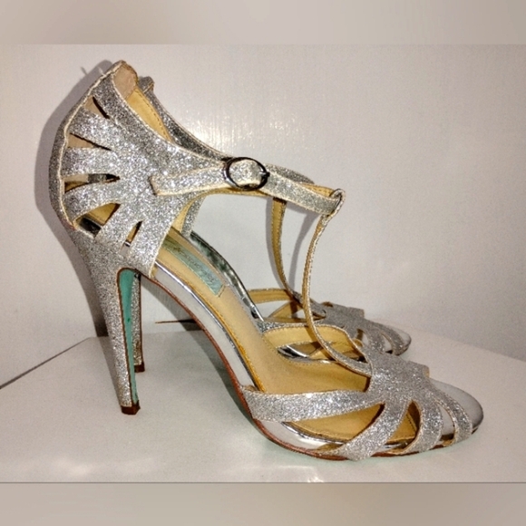 RETRO SILVER GLITTER BETSEY JOHNSON SANDALS - Picture 1 of 9